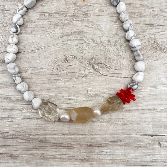 Collar White stone Kaipur