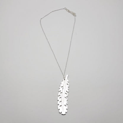 Colgante Pluma Plateada